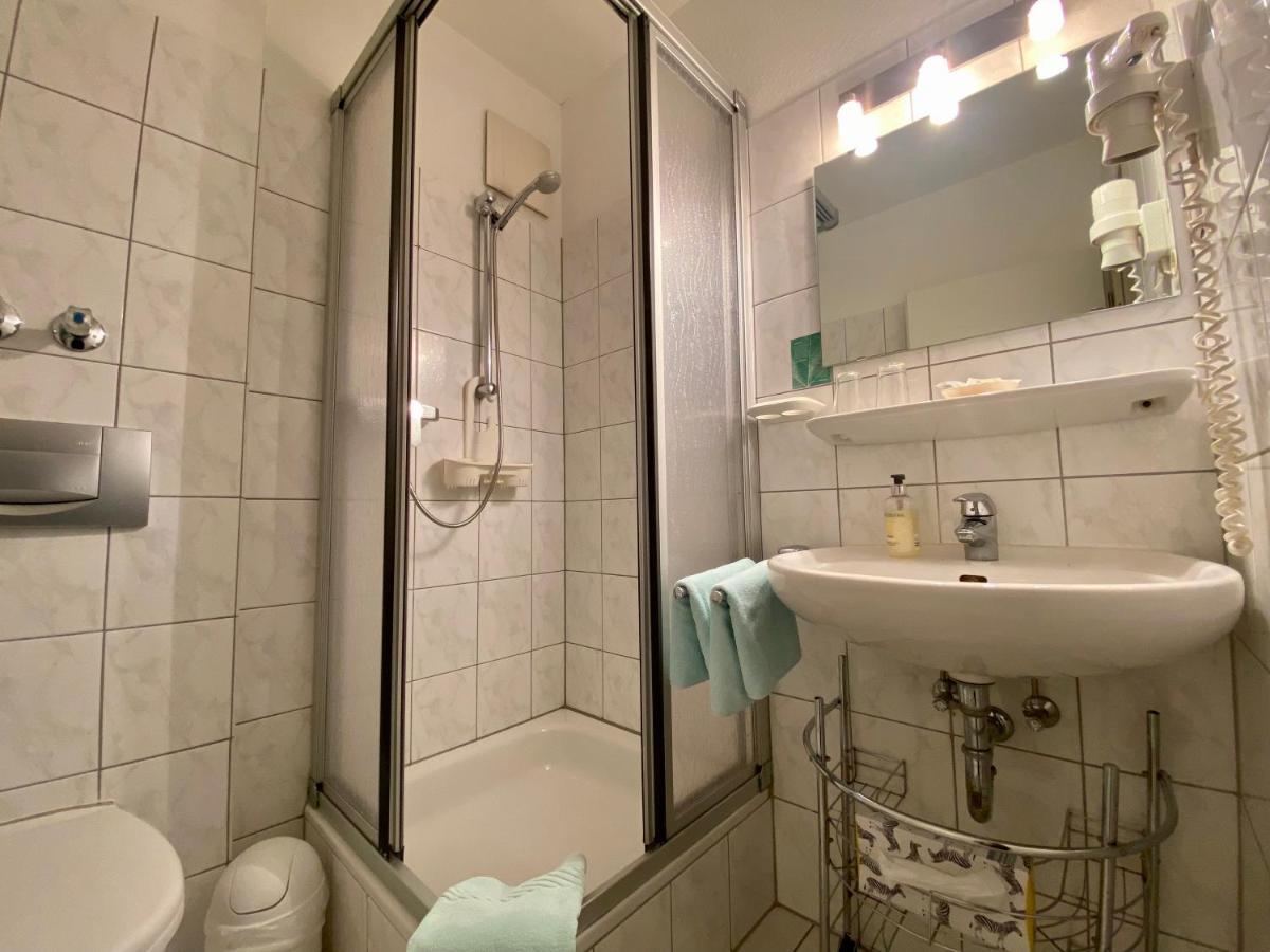 Hotel Kaiserswerth Дюселдорф Екстериор снимка