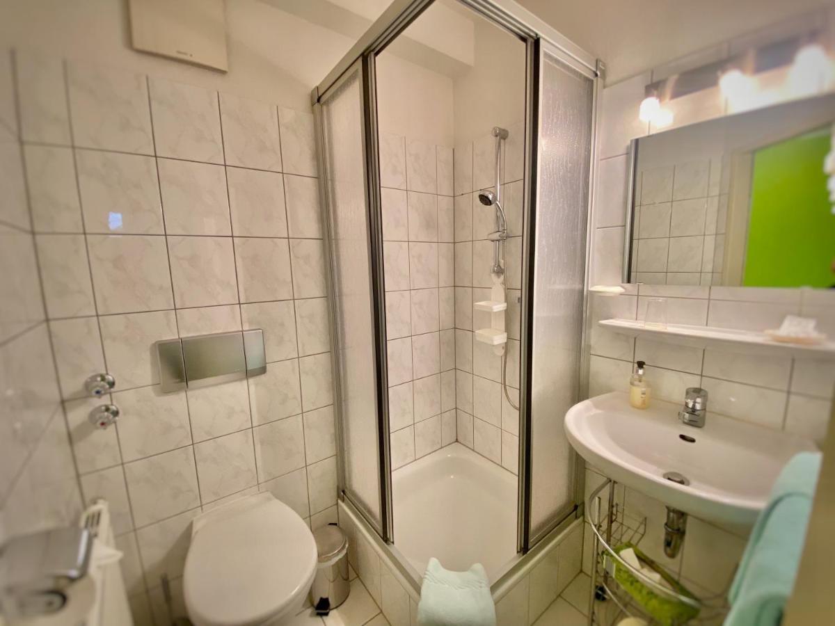 Hotel Kaiserswerth Дюселдорф Екстериор снимка